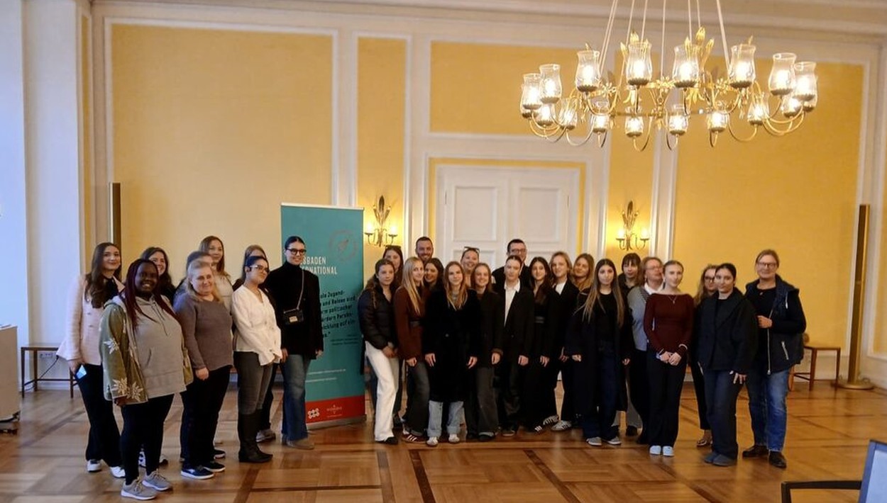 20 Mädchen aus Dubrovnik zu EU geförderter Jugendbegegnung in Wiesbaden 20 Mädchen aus Dubrovnik zu EU geförderter Jugendbegegnung in Wiesbaden